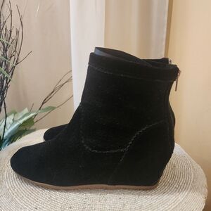 Dolce Vita Sze7.5 Black Suede 2" Wedge Heels Anklelack Ankle Boots.Like new ♥